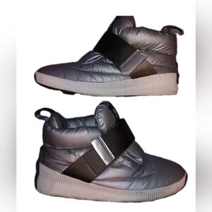 Size 6.5 - Women’s Sorel Out N About Puffy Waterproof Booties Shoes